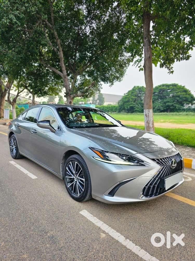 Lexus Es 300h Luxury, 2025, Cng & Hybrids
