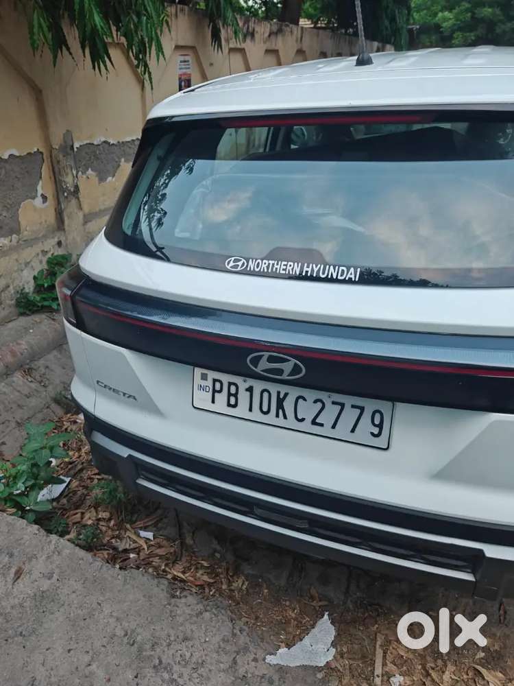 Hyundai Creta 2025 1.5 E Petrol 6600kms Driven