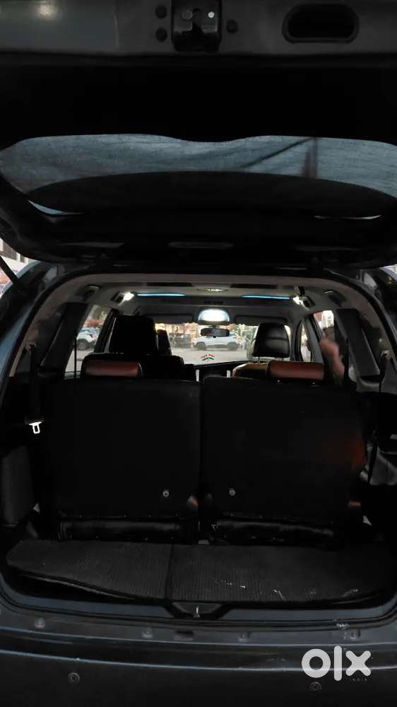 Innova Crysta 2.4v 2019