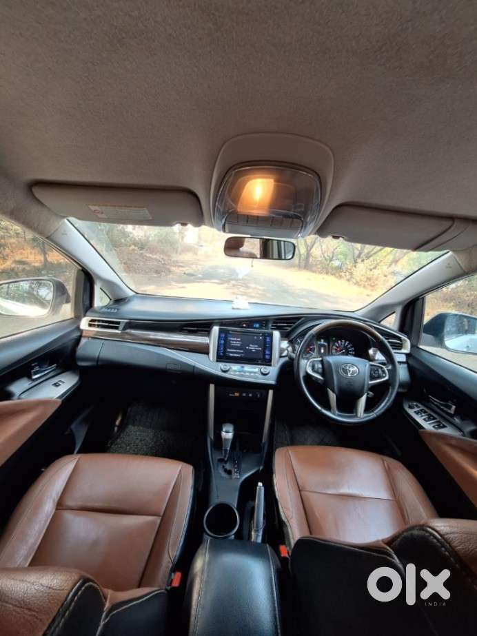 Toyota Innova Crysta 2.8 Zx At 7 Seater, 2016, Diesel