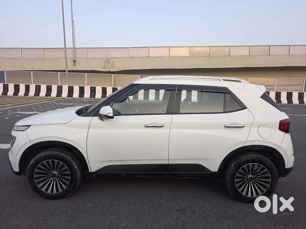 Hyundai Venue 2021 Petrol Well Maintained