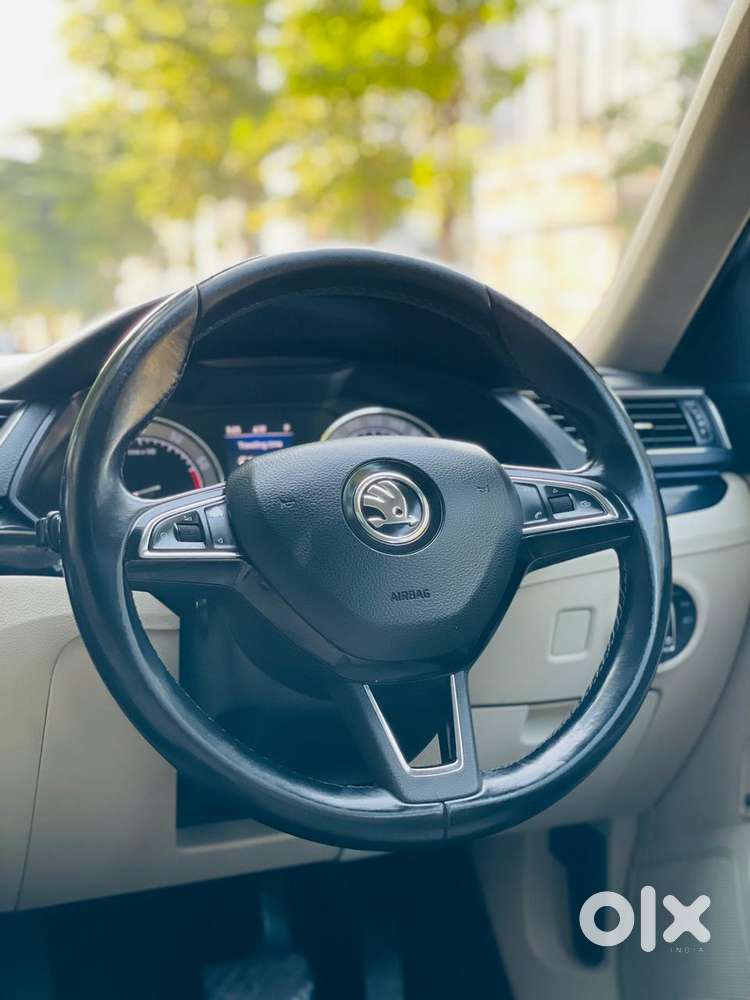 Skoda Superb L&k 2.0 Tdi At, 2017, Petrol