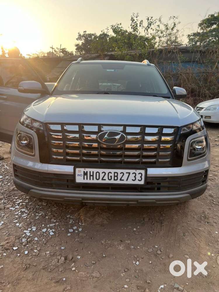 Hyundai Venue 2023 Petrol Well Maintained