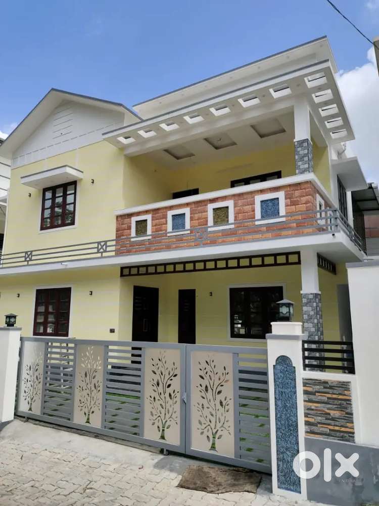 4 BHK, 1800 SQ FT READY TO MOVE VILLA AT PUKKATTUPADY For Sale