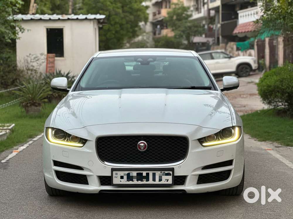 Jaguar Xe Portfolio, 2018, Petrol