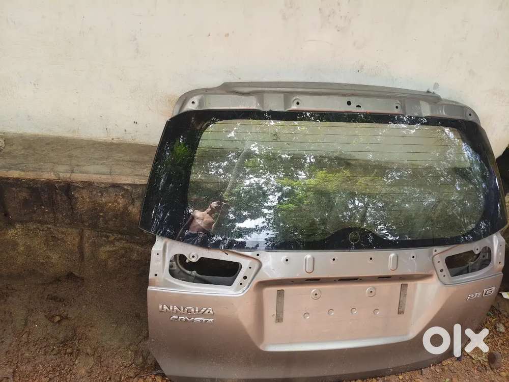 Toyota Innova Crysta 2016 Dicky Door Available