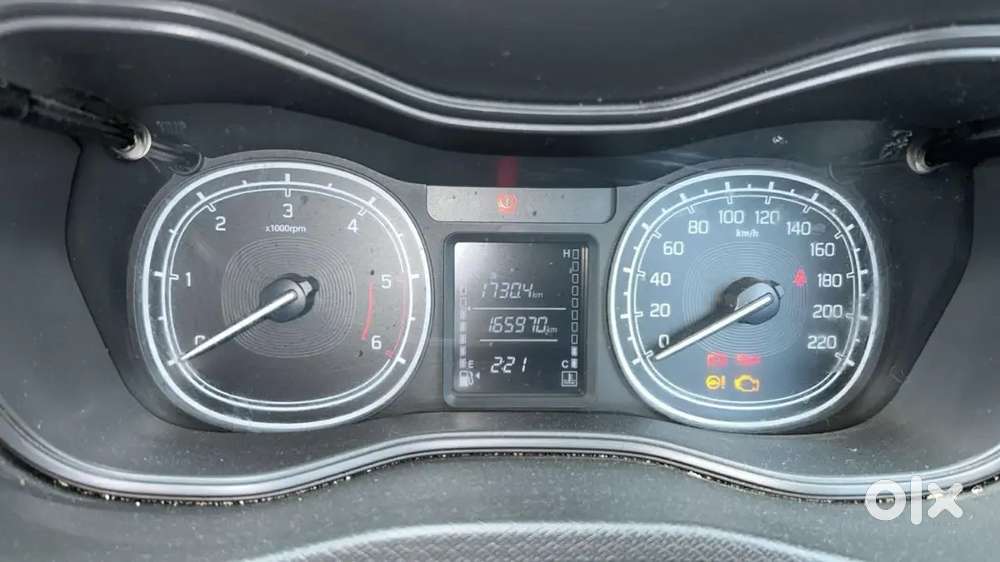Car Me Koi Bhi Dikat Nhi Hai Me Hi Chalata Hu Bahut Achi Condition Me