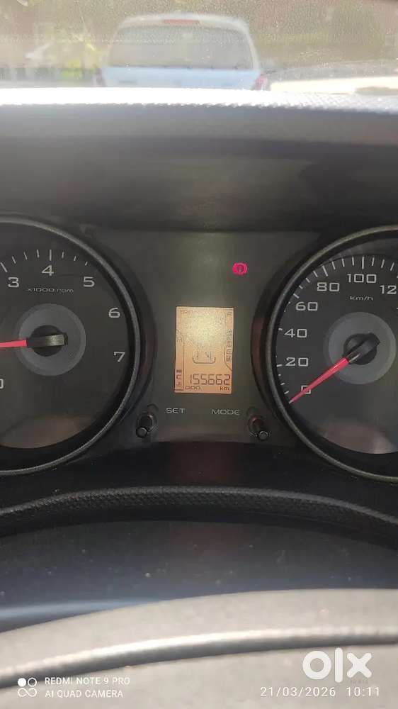 Mahindra Tuv 300. 6+  2017