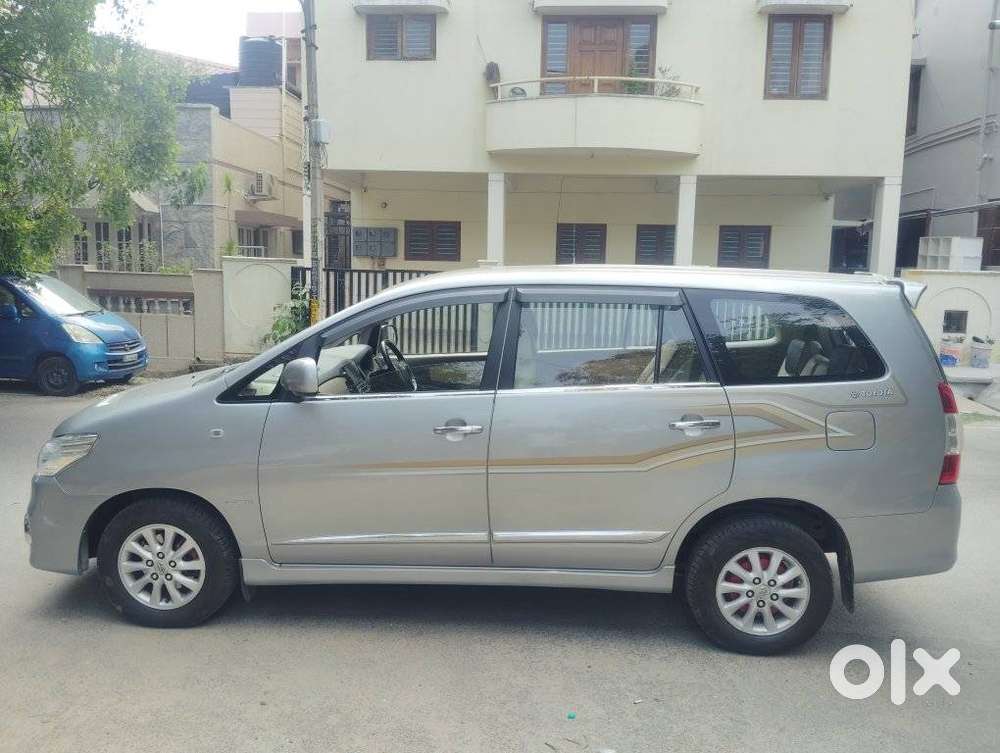 Toyota Innova 2009-2011 2.5 E 7 Str, 2015, Diesel
