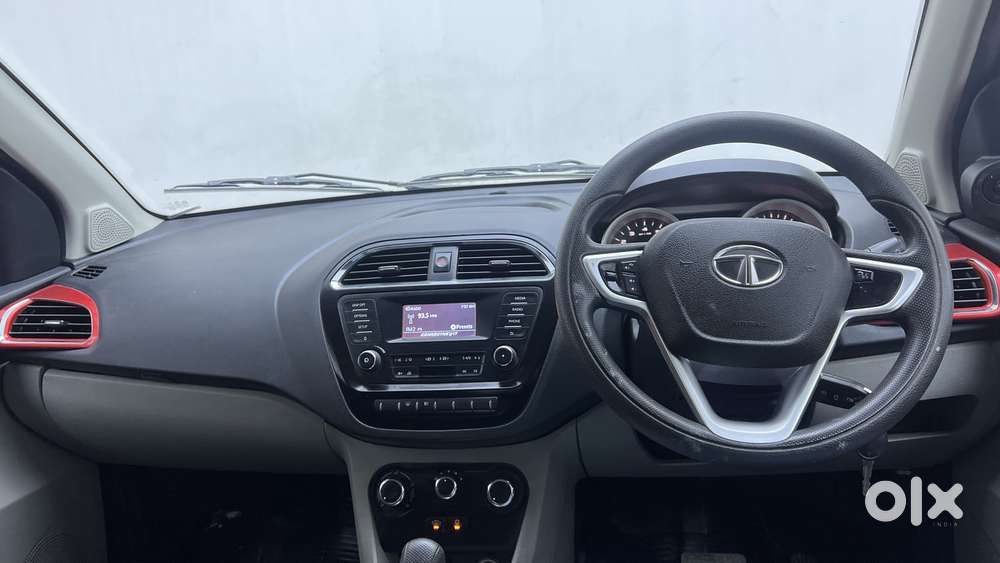 Tata Tiago Xza, 2017, Petrol