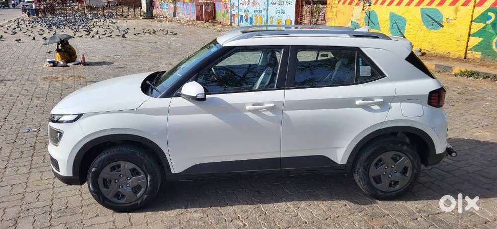 Hyundai Venue S (o) 1.2 Petrol Knight Edition, 2025, Petrol