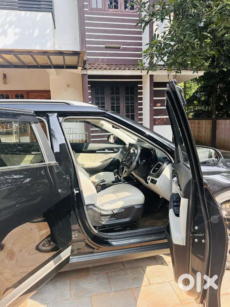 Single Owner Black Kia Seltos