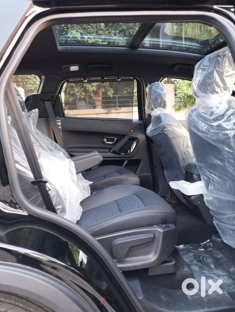 Tata Safari Accomplished X Plus 7 Str Dark Edition At, 2025, Diesel