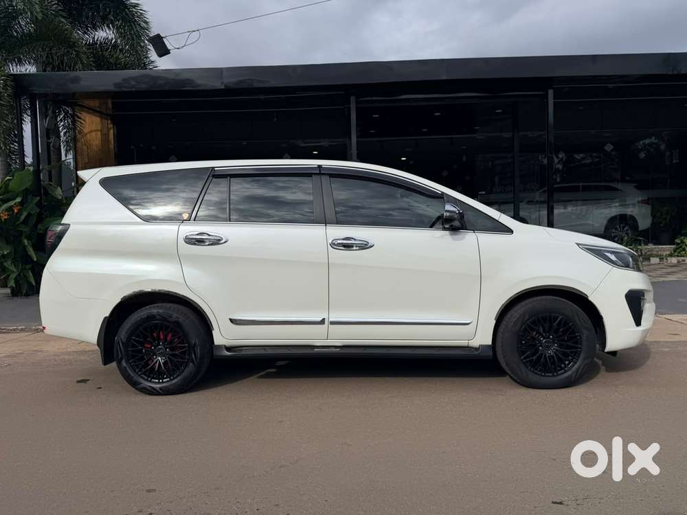 Toyota Innova Crysta Zx 2.4 Diesel 7 Seater, 2022, Diesel