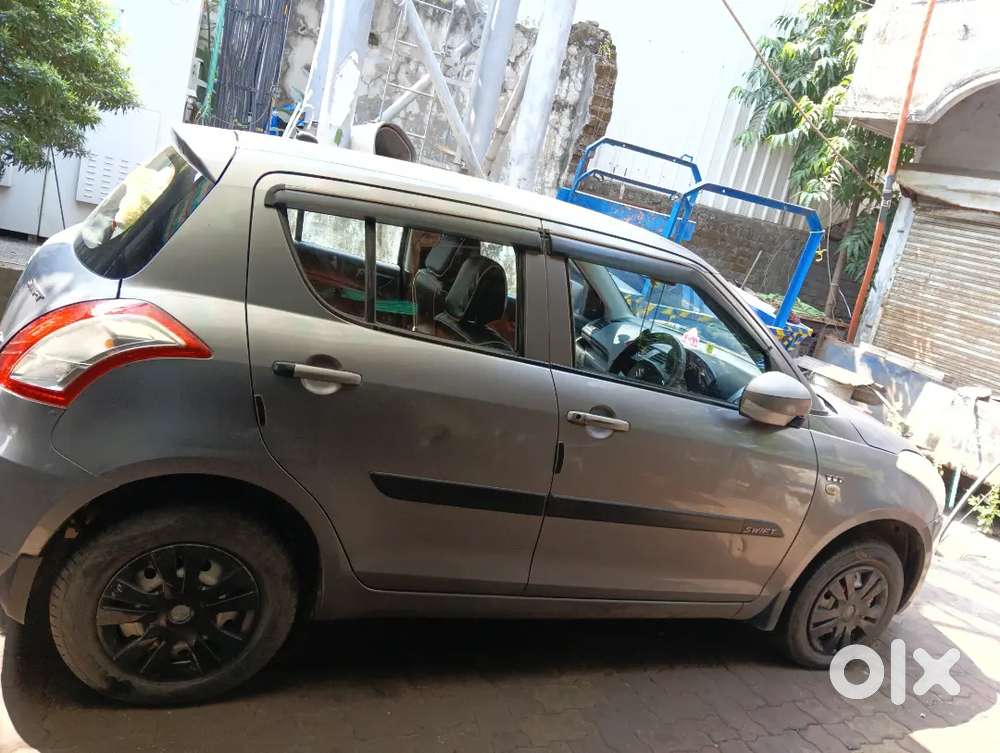 Swift Maruti Lxi 2012
