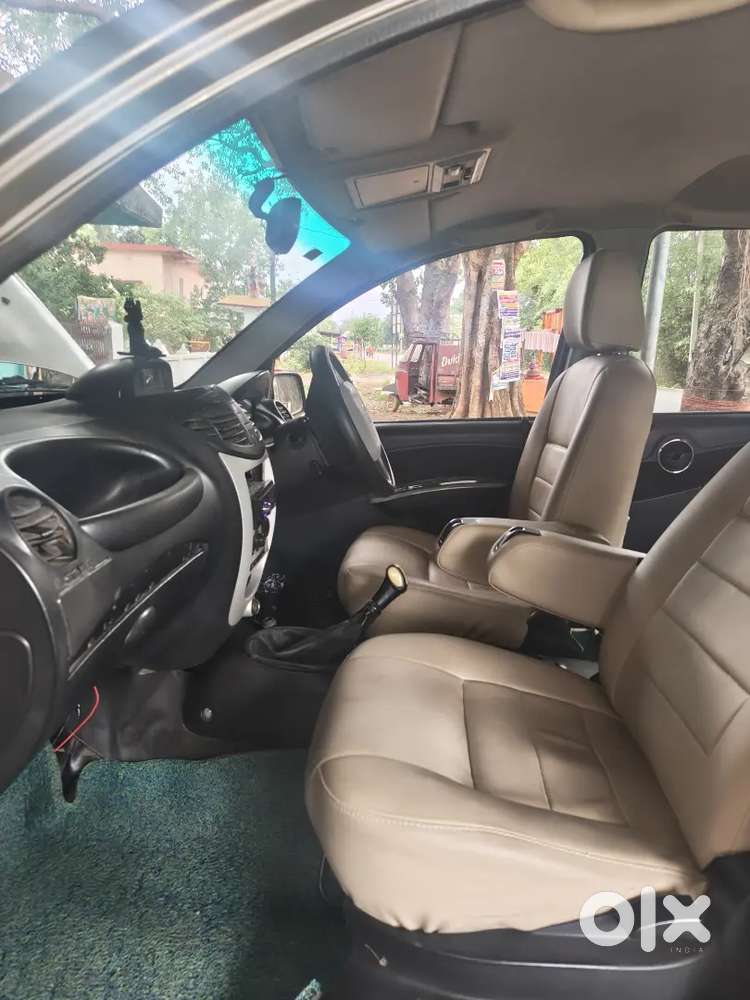 Mahindra Xylo 2010