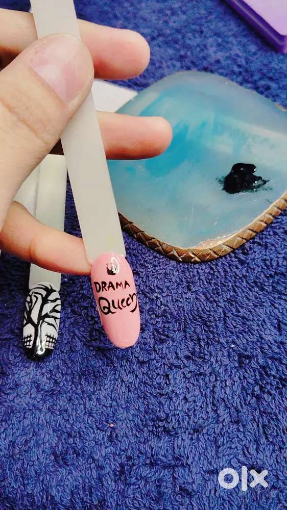 Professional nail artist and eyelashe extension