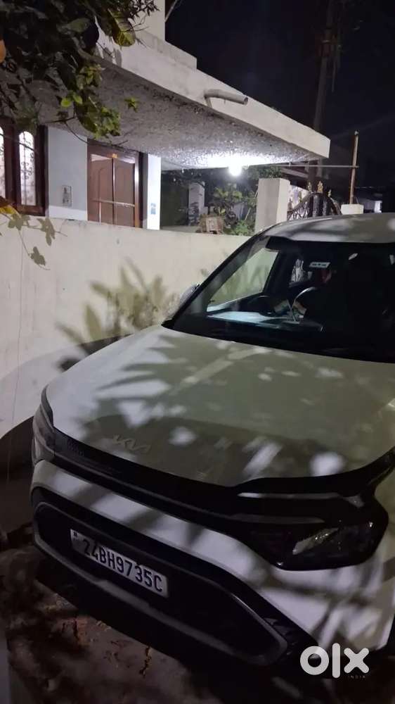 Kia Carens 1.5 Premium 2024