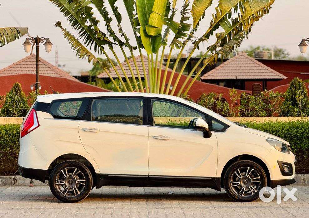 Mahindra Marazzo M8, 2018, Diesel