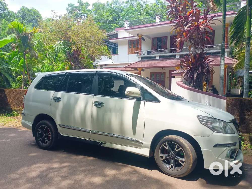 Toyota Innova 2010 Diesel 215000 Km Driven