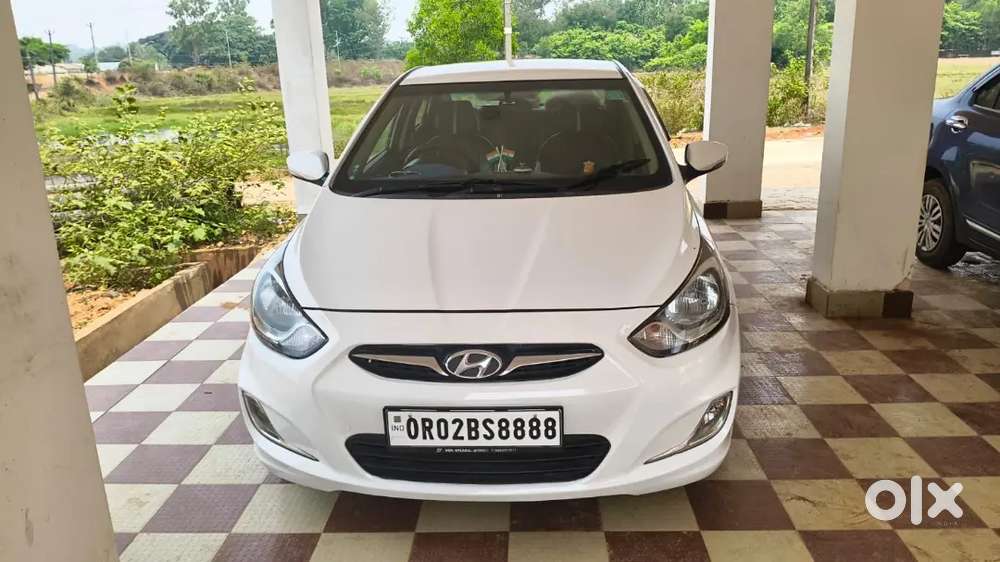Hyundai Verna 1.6 Vtvt 2011 Manual Milage 17 Kmpl