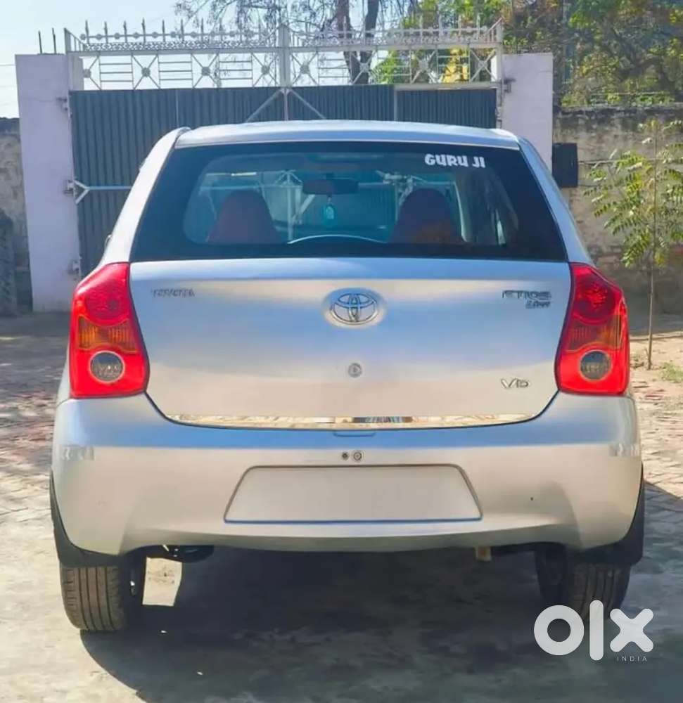 Toyota Etios Liva 2011