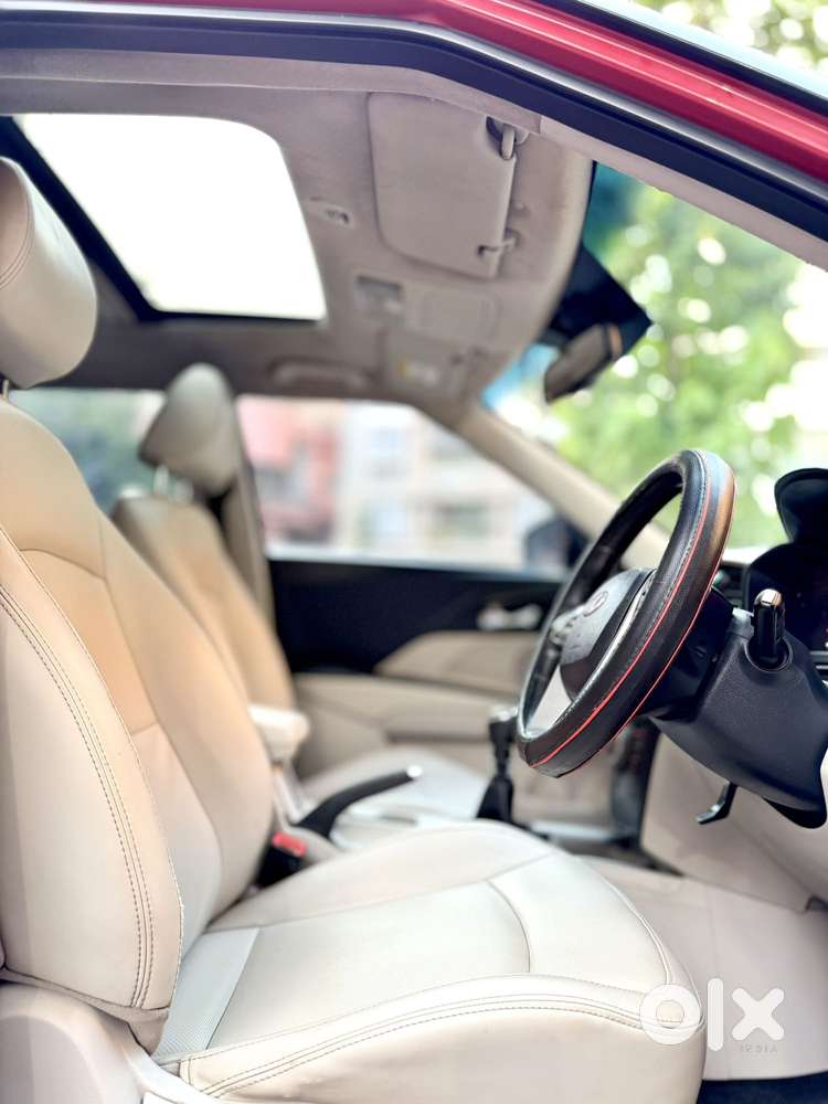 Mahindra Xuv300 W8 Option Dual Tone, 2019, Petrol