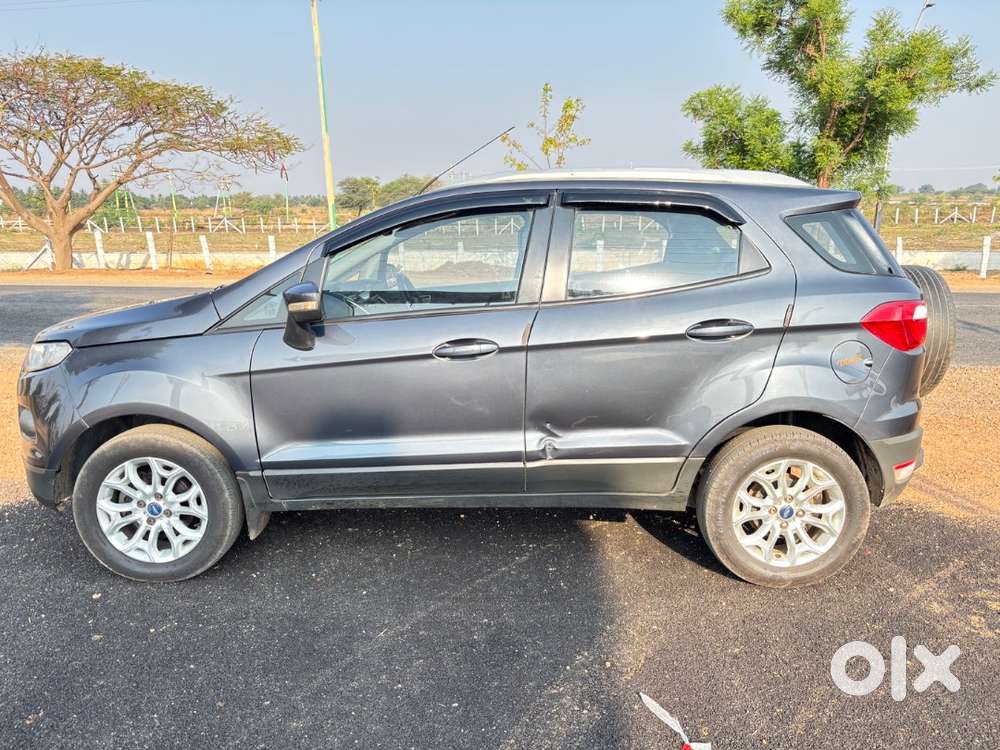 Good Condition Showroom History Available 80%tyre Diesel Vehicle