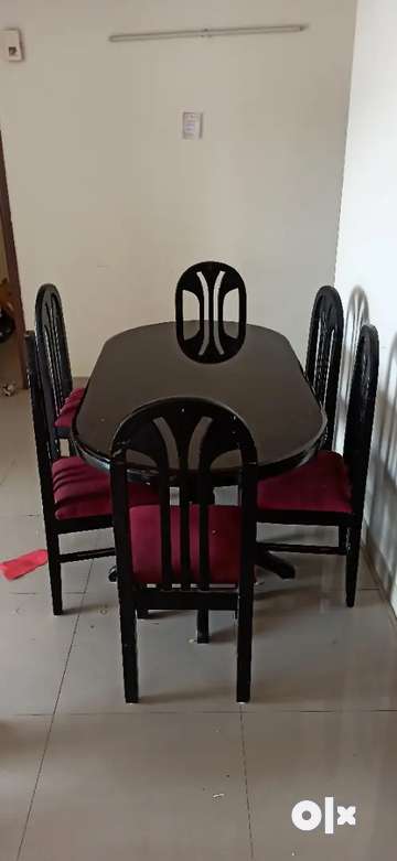 6 seater deals dining table olx