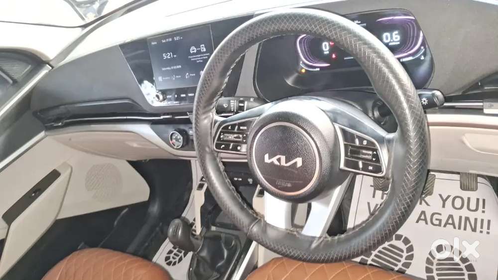 Kia Carens 2022 Petrol 32600 Km Driven