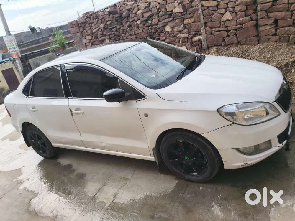 Skoda Rapid 2014 Diesel 120000 Km Driven