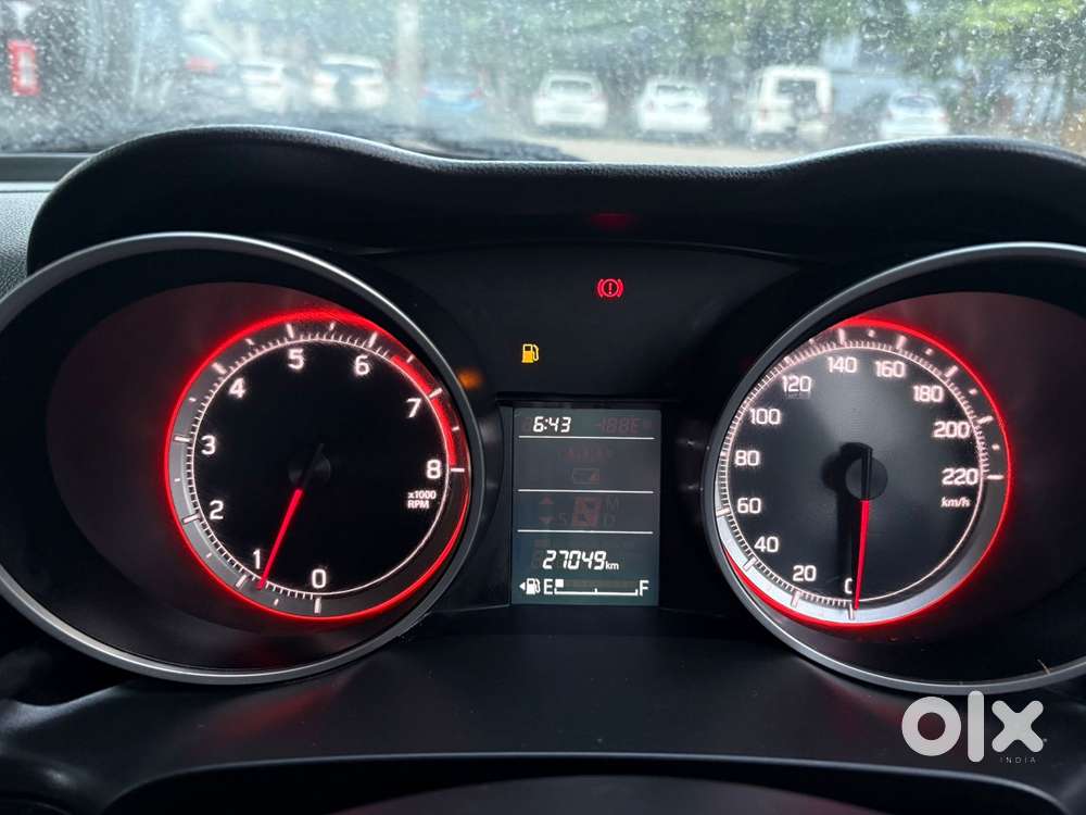 Maruti Suzuki Swift Vvt Vxi, 2021, Petrol