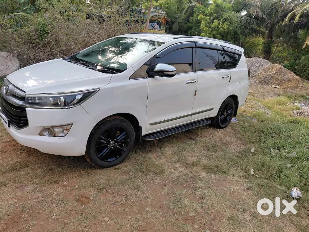Toyota Innova Crysta 2016 Diesel 204000 Km Driven