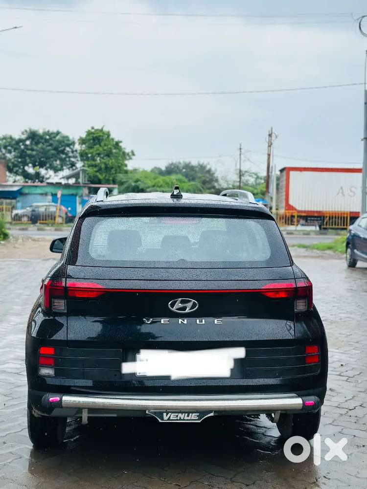 Hyundai Venue 2025 Manual