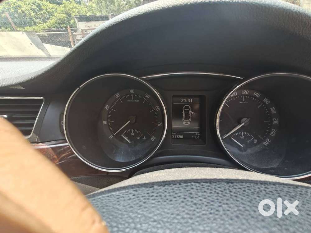 Skoda Superb 2013-2015 Elegance 1.8 Tsi Mt, 2010, Petrol