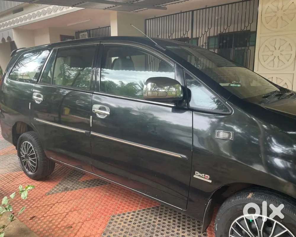 Toyota Innova 2011