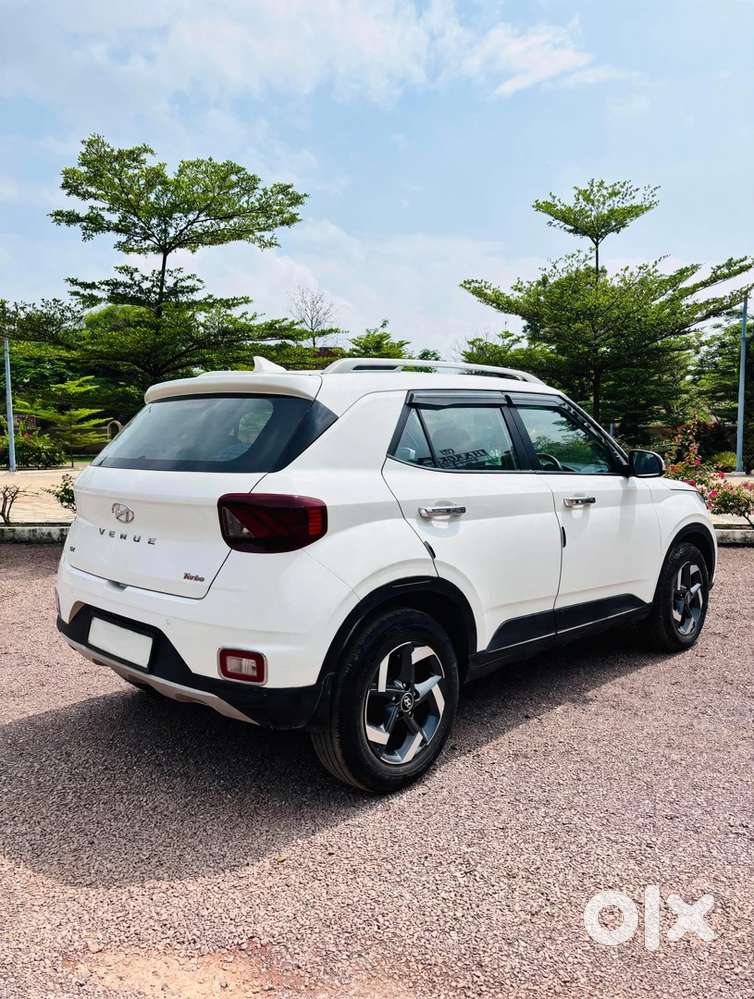 Hyundai Venue 2019 Petrol Well Maintained
