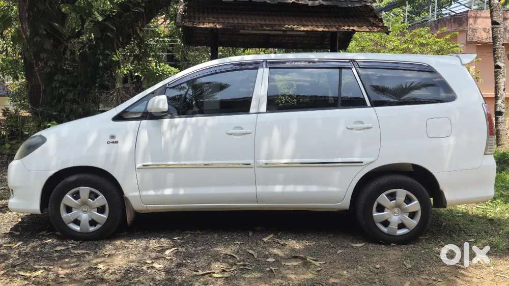 Toyota Innova 2011 Diesel Well Maintained