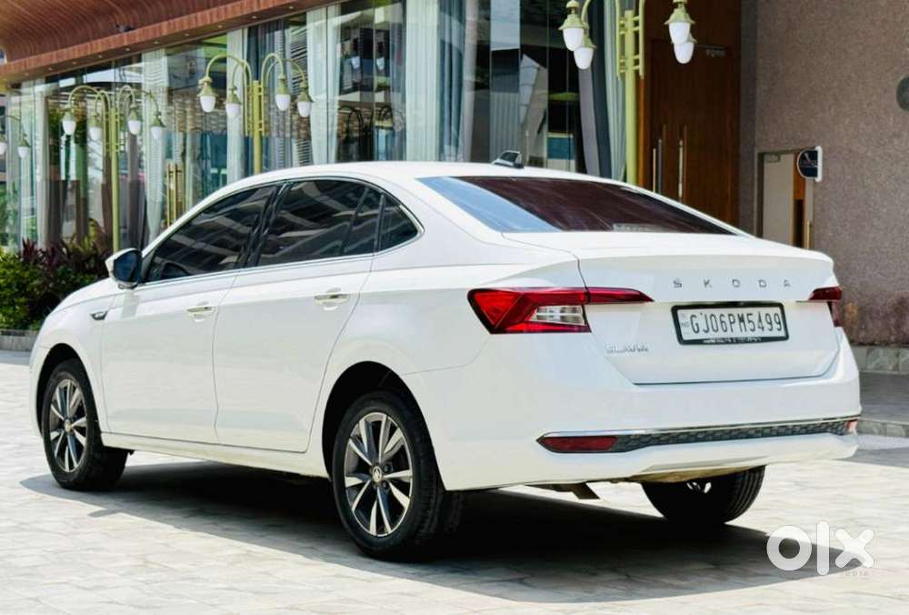 Skoda Slavia 1.0 Tsi Style At, 2023, Petrol