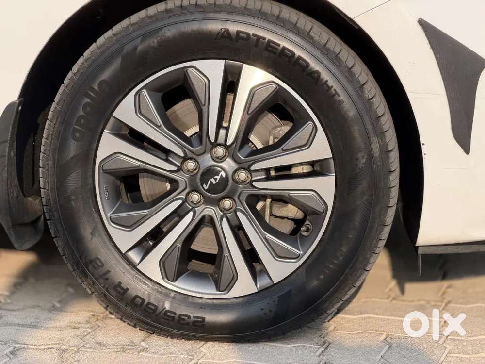 Kia Carnival Limousine 2022 Diesel Just 32000 Km Driven