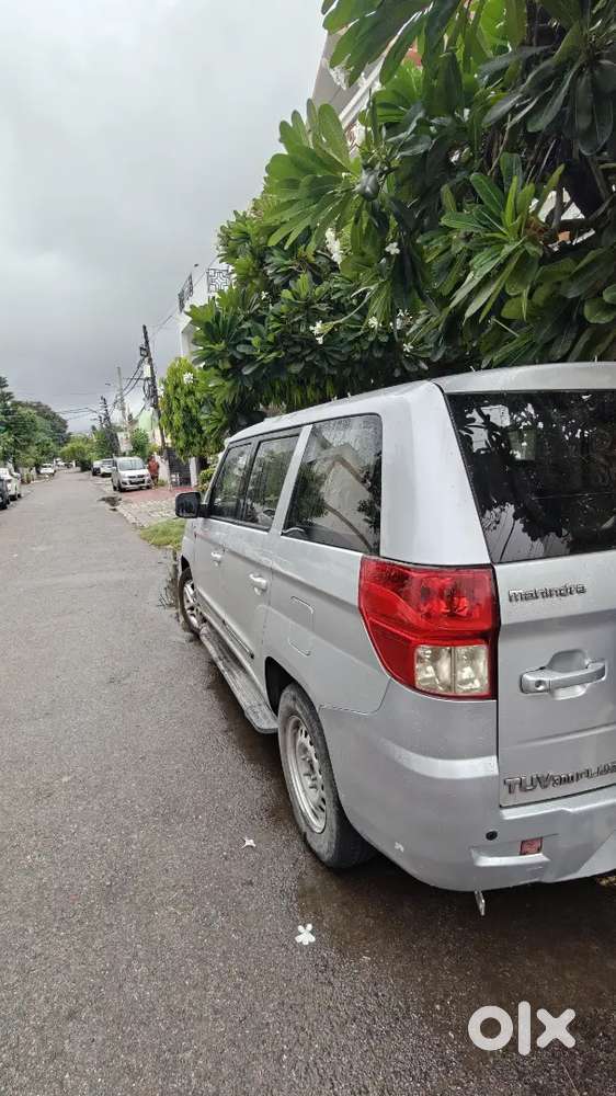 Mahindra Tuv 300 9seater