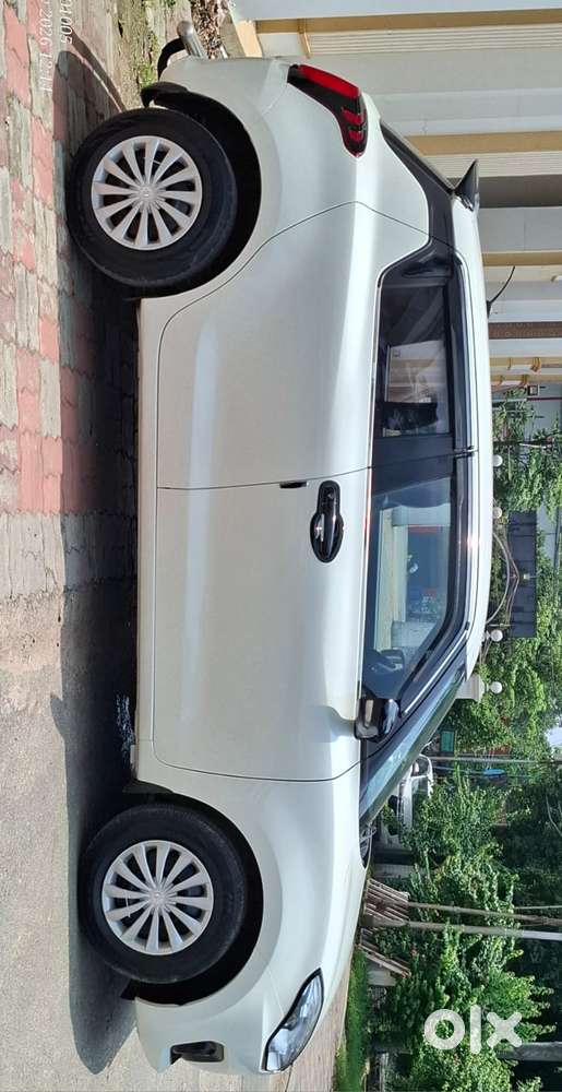 Maruti Suzuki Swift Amt Vxi, 2020, Petrol