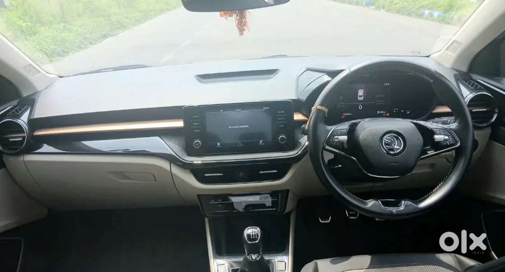 2023 Skoda Slavia 1.0 Tsi Style (top-end)