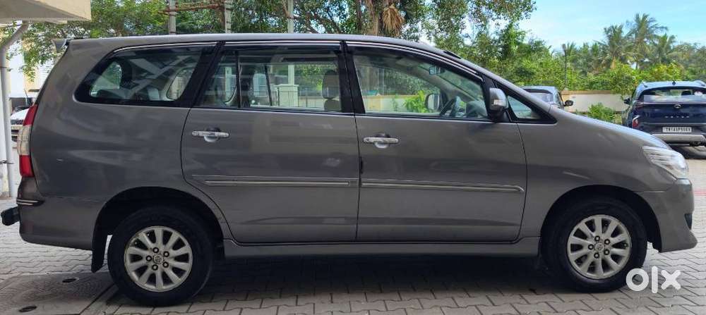 Toyota Innova 2.5 Vx 7 Seater Bs Iv, 2012, Diesel