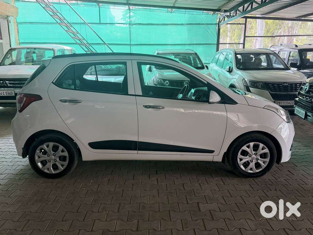 Hyundai Grand I10 Sportz, 2014, Petrol
