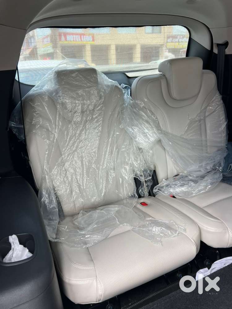 Mahindra Xuv700 Ax7 Automatic Diesel 2025