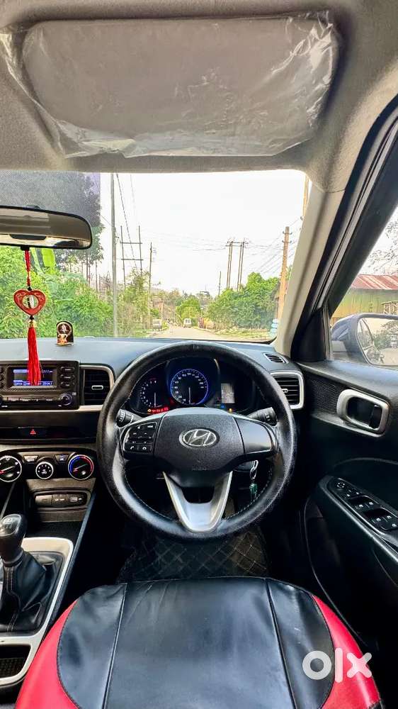 Hyundai Venue 2022 Petrol 65000 Km Driven