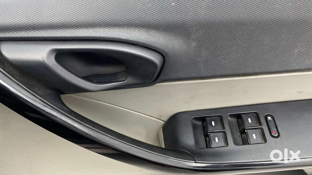 Tata Tiago 1.2 Revotron Xt, 2016, Petrol
