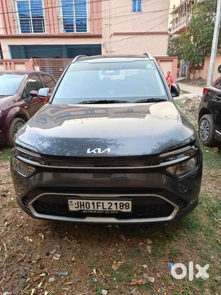 Kia Carens 2024 Petrol Well Maintained
