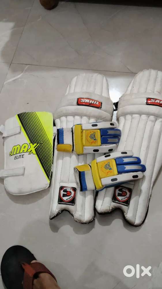 Bating pad, Gloves and thigh pad for 8 to 12 years old child.